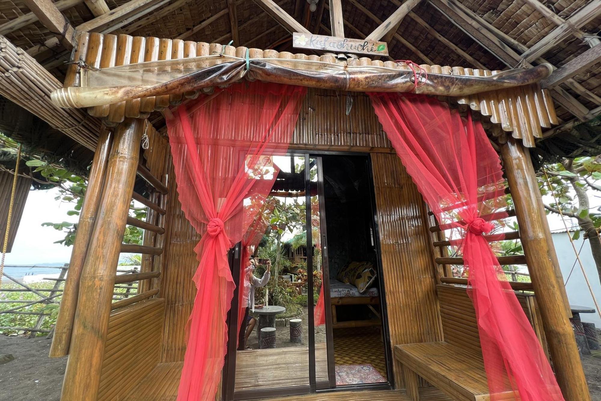 Lover'S Point Beach Front Resort Лиан Екстериор снимка